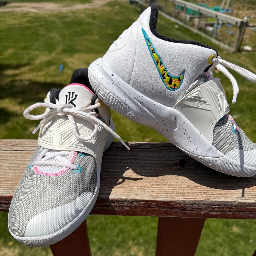 Nike Kyrie Flytrap 3 Sneakers | US sz 6.5